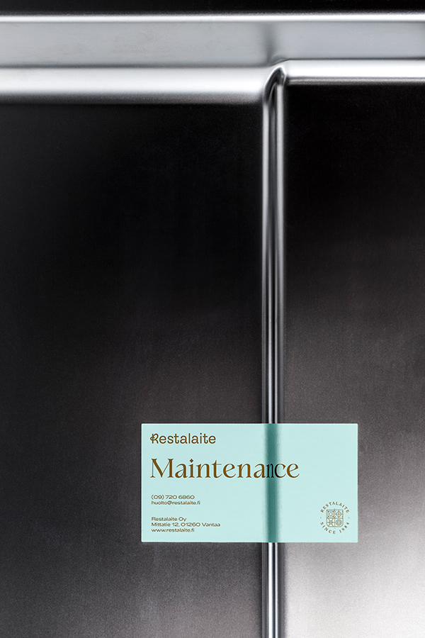 Sticker with the Restalaite identity.